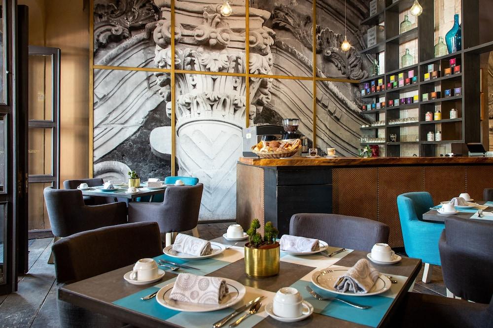 El Meson De Santa Rosa Hotel 4*